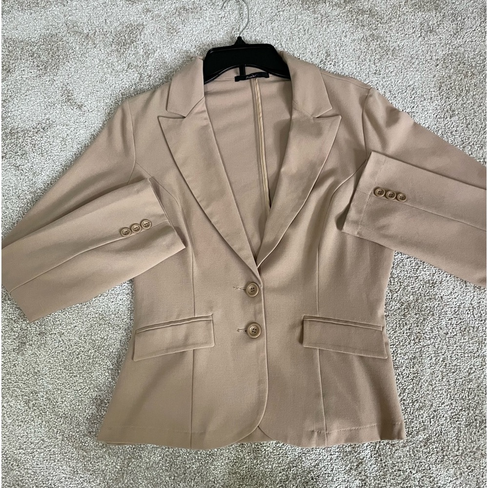 🍭3/$10 Papaya Women’s Blazer : Size Med : Tan - Picture 1 of 8